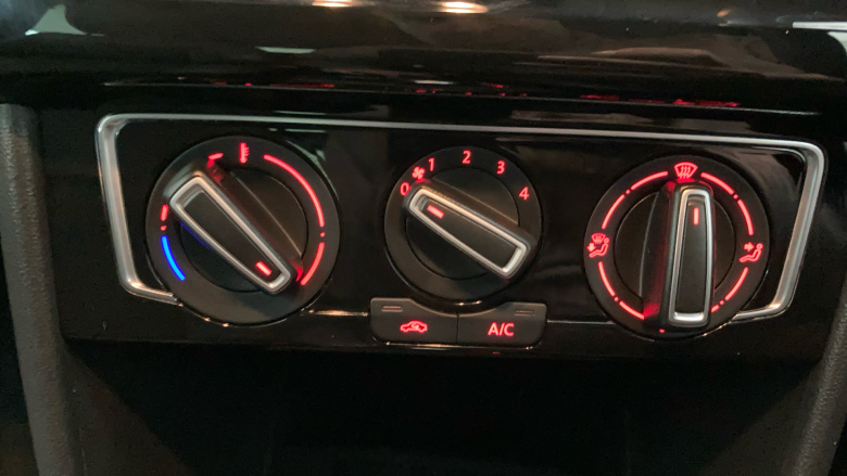 Volkswagen Polo 1.4 TSI ACT BlueGT 5dr DSG [Sensor Pack] Petrol Hatchback